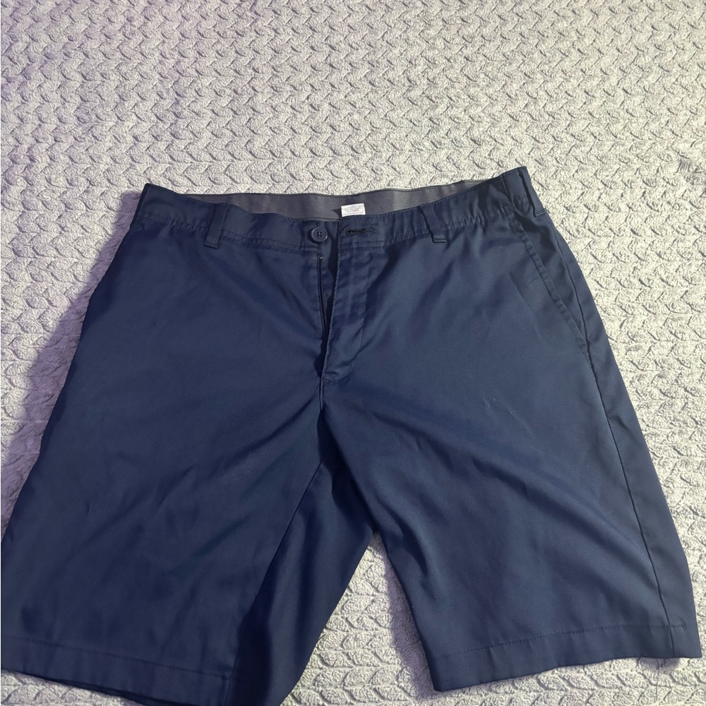 Men's Navy Golf or Casual shorts 32 waist
